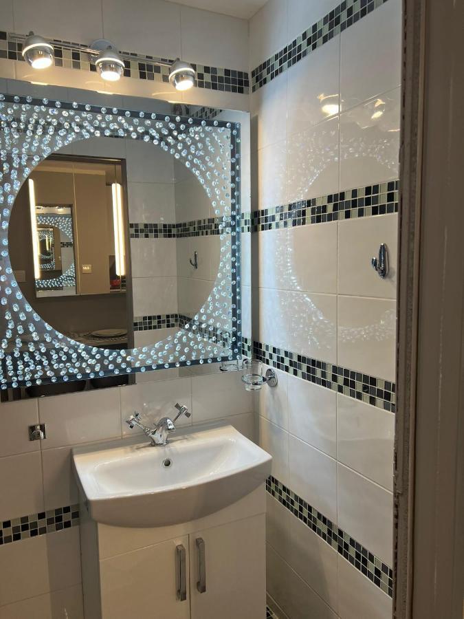 Apartment Luxe Free Wifi, Free Parking, Free Netflix Friern Barnet Zewnętrze zdjęcie